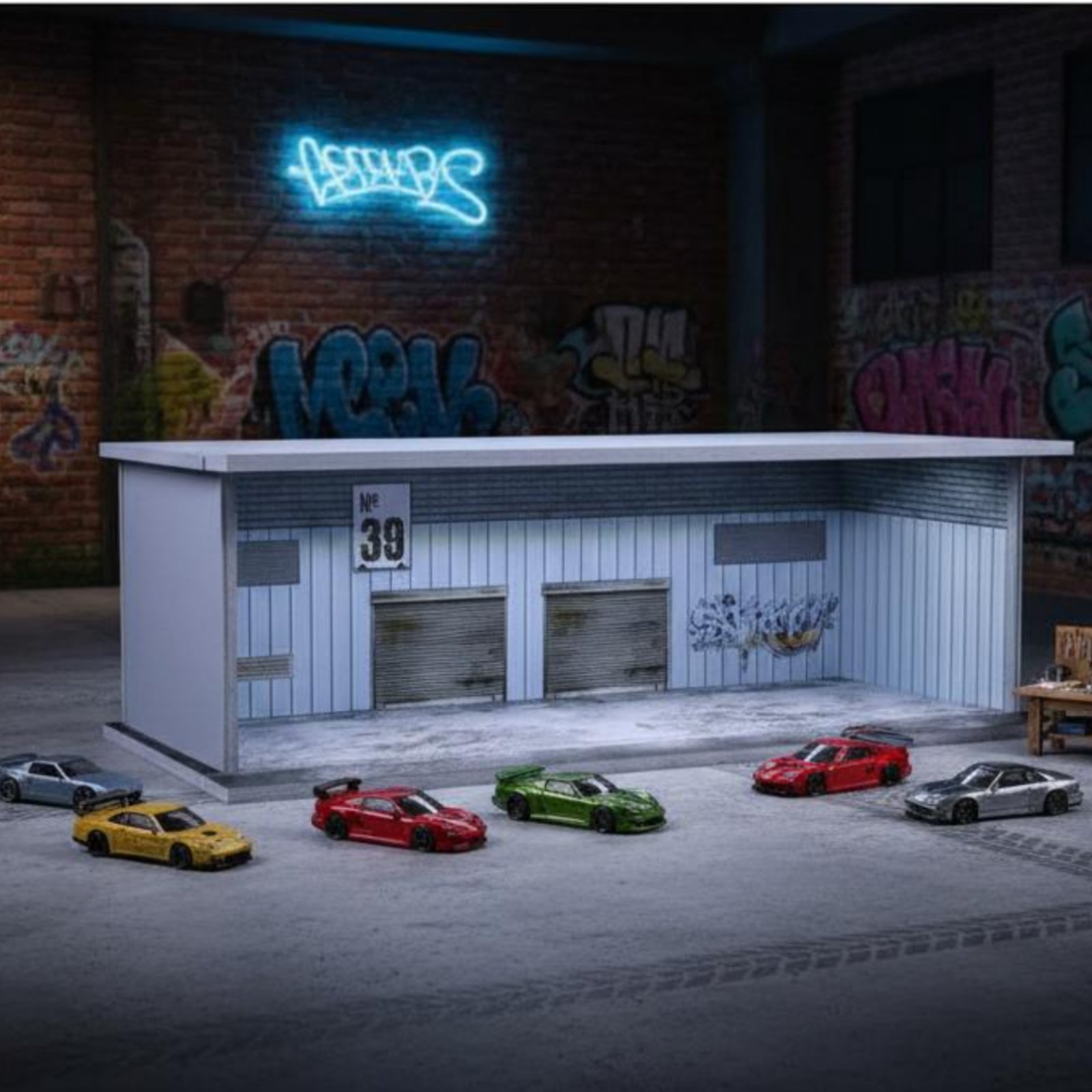 Graffiti Parking Garage Displa - Display Case Acrylic 评论和价格