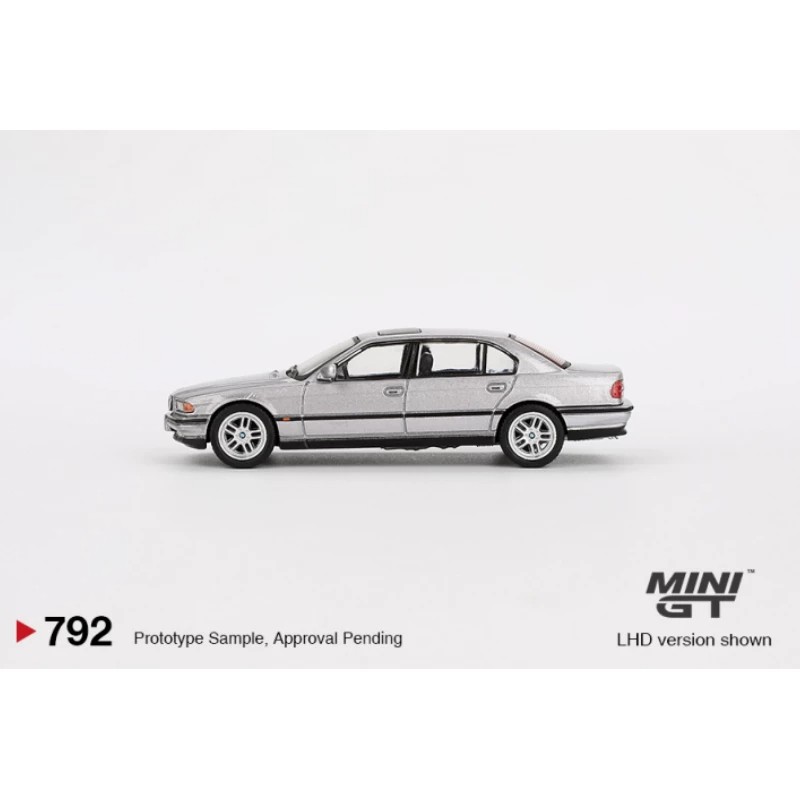 MINI GT 1/64 BMW 750iL Silver  - Die Cast Car 1 64 评论和价格